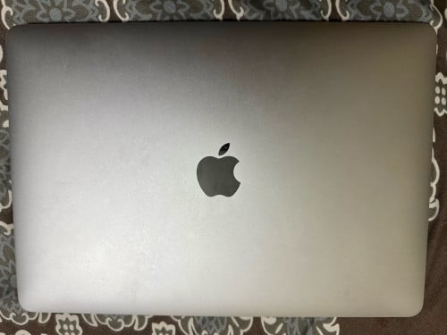 Macbook pro 2017 លក់ 250$