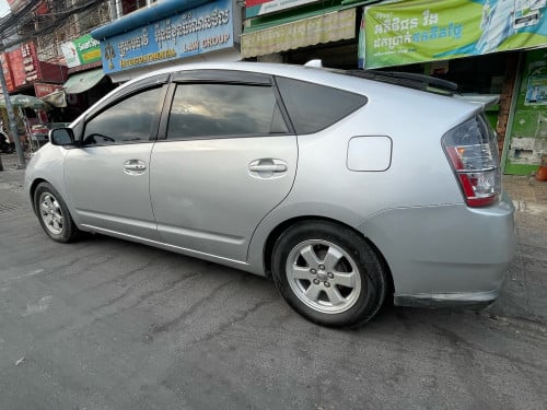 Prius half full ធានាលំដាប់មេឡាន លក់បន្ទាន់
