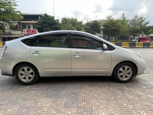 Prius half full ធានាលំដាប់មេឡាន លក់បន្ទាន់