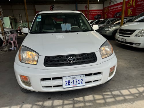RAV4 01 ប៉ុង ១ លក់ 9800$