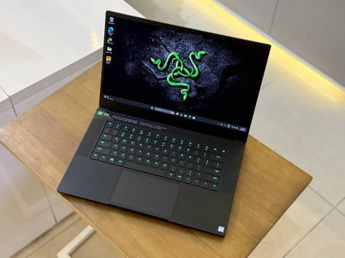 Razer Blade 15 Advance 2019 ( Grade A )CPU Core i7-9th, RAM 16GB, SSD 1TB, VGA Nvidia RTX2070 8GB