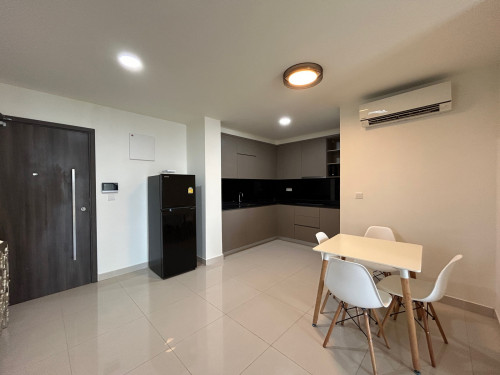 3 Bedrooms-Condo for Rent-$1,199 THE PEAK RESIDENCES