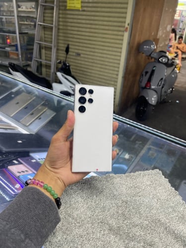 Samsung S22utra 256G Ram12G Sim2 Global ជាំអេក្រង់ដូចរូប