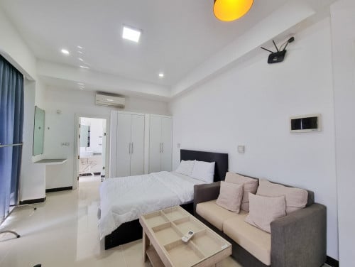 Swimming Pool Studio Serviced Apartment with Gym For Rent near AEON mall