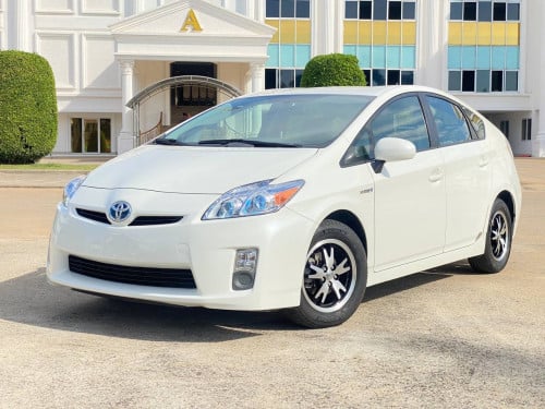 Toyota Prius 2010 option 2 Android ទេីបតែចូលស្តុកថ្មី តម្លៃល្អ បង់រំលស់សិក្សា១៥នាទីដកឡាន