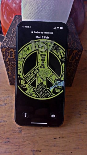 Iphone 13 128gb Urgent sell. Everything genuine