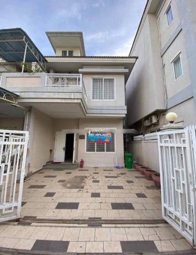 Villa for rent at Chbar Ampov