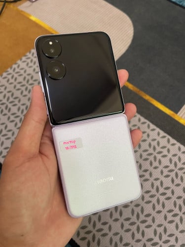 Xiaomi Mix Flip 12G 512G 99% អត់ឆ្នាំងសាក 399$