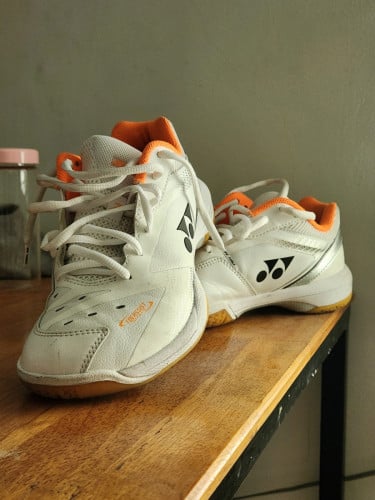 Yonex 65Z 98% badminton size 39.5