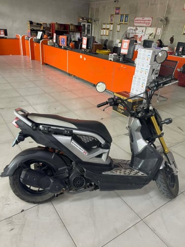 Zoomer 2016 ស្អាតសមរម្យ  ម៉ាសុីនអេម