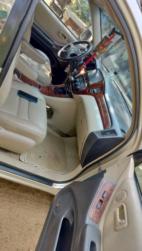 លក់ឡានផ្ទោល