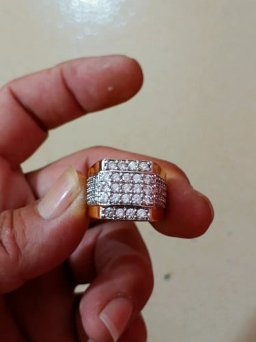 សុខសប្បាយហេងៗត្បូងដាំស្អាត