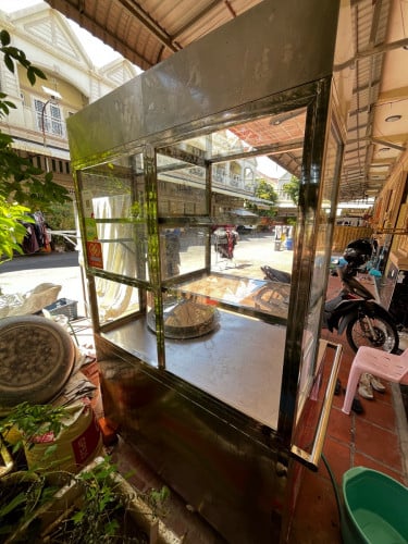 ទូគុយទាវលក់នៅថ្មីស្អាត