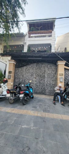 ផ្ទះអាជីវកម្មសម្រាប់ជួលនៅជិតវាំង