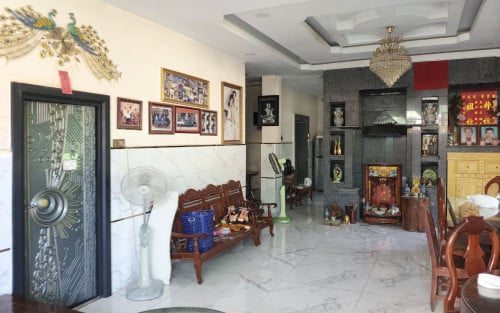 វីឡាកែង​(មានជណ្តើរយន្ត) ត្រូវការលក់បន្ទាន់