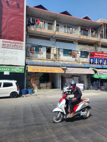 ផ្ទះអាជីវកម្មលើផ្លូវផ្សារទួលពង្រ