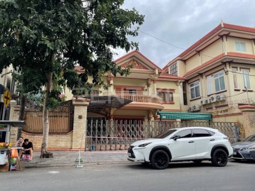 ផ្ទះសម្រាប់ជួលនៅជិតផ្សារបឹងកេងកង, បឹងកេងកង1  / House for Rent near Boeung Keng Kang Market, BKK1