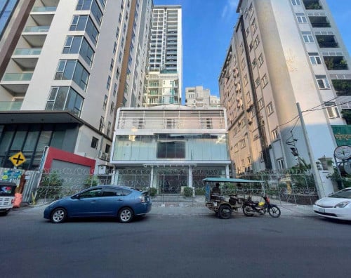 ហាងសម្រាប់ជួលនៅបឹងកេងកងទី 1 / Shop for Rent at  BKK1