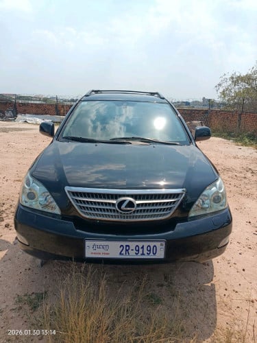 ឆ្នាំ2004 ប៉ុង២ ឡានជិះលក្ខណះគ្រួសារ