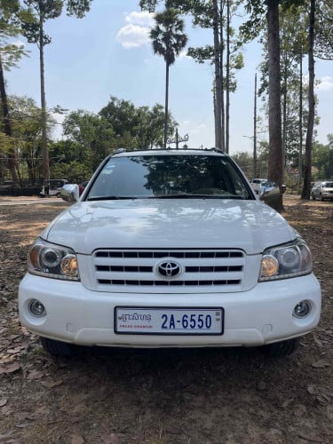 សួរស្តីពុកម៉ែបងប្អូនខ្ញុំលក់ឡានហៃឡិនឌ័រមួយគ្រឿងឆ្នាំផលិត2004FullOptionប៉ុង2កៅអីបីជួរសុំណុំតំលៃ16900$