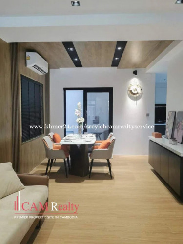 វីឡាកូនកាត់3បន្ទប់គេងសម្រាប់លក់នៅក្នុងបុរីប៉េងហួតបឹងស្នោរ