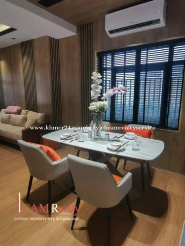 វីឡាកូនកាត់3បន្ទប់គេងសម្រាប់លក់នៅក្នុងបុរីប៉េងហួតបឹងស្នោរ
