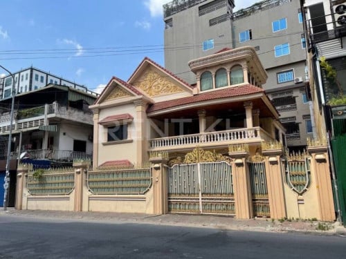 វីឡាសម្រាប់ជួលនៅជិតស្តុបបូកគោ, បឹងកេងកងទី3 / Shophouse for Rent at Bkk3