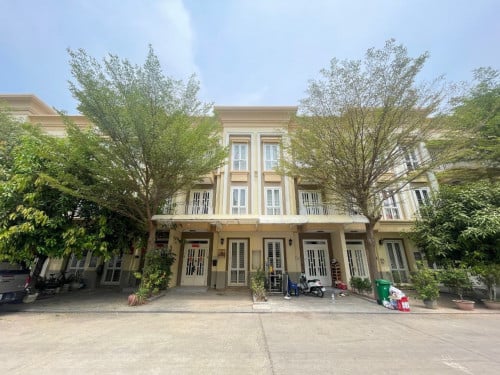 វីឡាកូនកាត់សម្រាប់លក់នៅបុរីមេគង្គរ៉ូយ៉ាល់6A