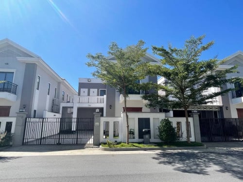 វីឡាព្រីនសម្រាប់លក់នៅបុរីភ្នំពេញផាក6A