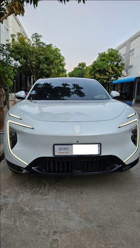 阿维塔Avart07 Pro Plus2025年纯电版续航：650公里（km)For Rent/ 租 / 임차료