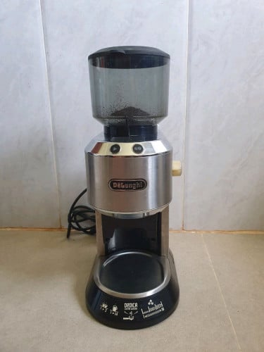 ម៉ាស៊ីន​កិន​គ្រាប់​កាហ្វេ​ Delonghi​