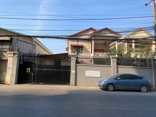 ផ្ទះសំរាប់លក់លូ៥ ស្ទឹងមានជ័យ  | House for Sell Lu5, Stueng Meanchey