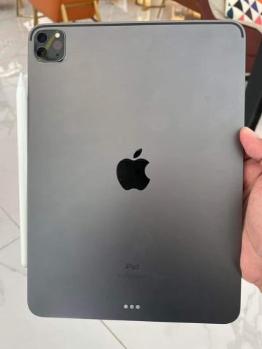 លក់iPad pro 11 inch 3rd generation 530$ 98%ដាក់សុីមបាន