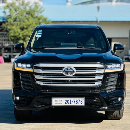 陆地巡洋舰 Land Cruiser  2011年 更新 2023年 For Rent/ 租 / 임차료