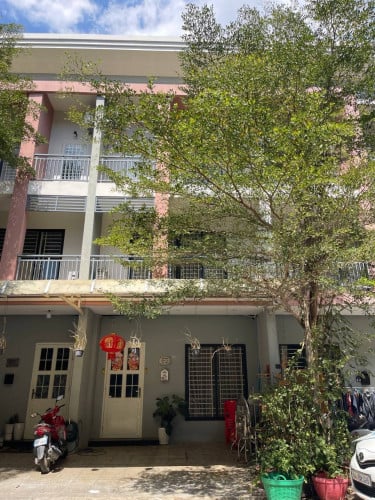 វីឡាកូនកាត់សំរាប់ជួលនៅក្នុងបុរី អារ៉ាតា | Link House for Rent in Borey ARATA