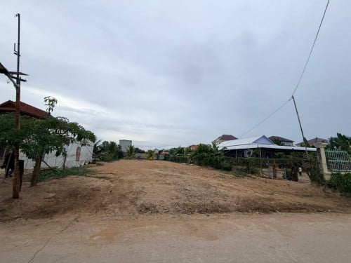 ដីលក់បន្ទាន់ តាខ្មៅ (NK)