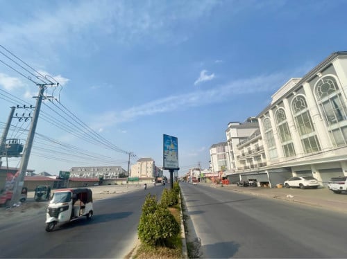 ទីតាំងបើកអាជីវកម្ម ចង់លក់​(ធូៗផ្លូវធំ ៥០) ជិត Ptt