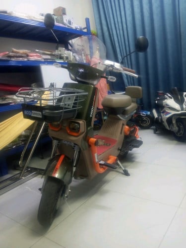 កង់អាគុយម៉ាក់ TADi  M2 សេរីថ្មីឆ្នាំ 2026 តម្លៃទិញមក 410$ ធានា1ឆ្នាំ អត់ទាន់សូវបានជិះទេចង់លក់វិញ399$