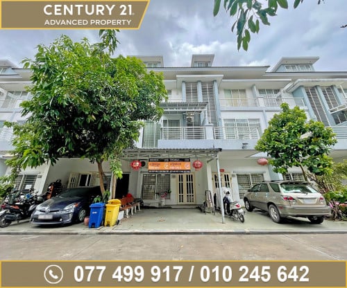 🏘 វីឡាកូនកាត់ (LA) ក្នុងបុរី ប៉េងហួតស្ទឹងមានជ័យ ត្រូវការលក់បន្ទាន់ខ្លាំង (កូដ: A05-005600)