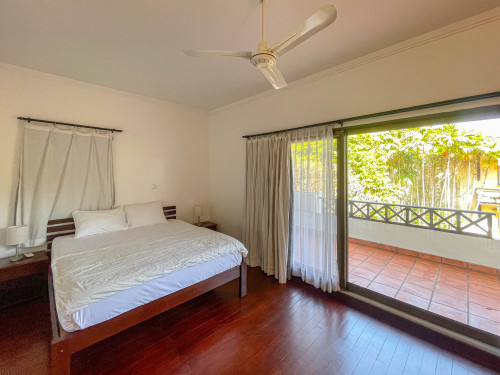 💁‍♂️ Garden 3 Bedrooms House for Rent in Tonle Bassac area
