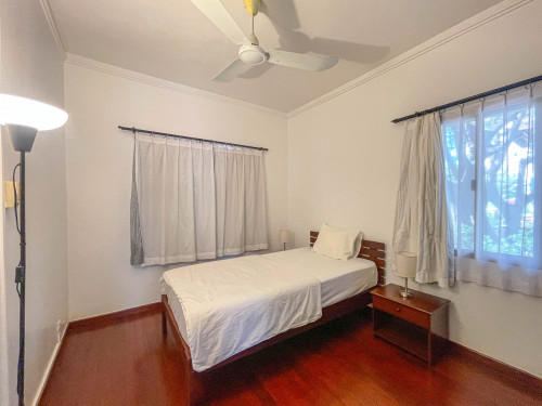 💁‍♂️ Garden 3 Bedrooms House for Rent in Tonle Bassac area