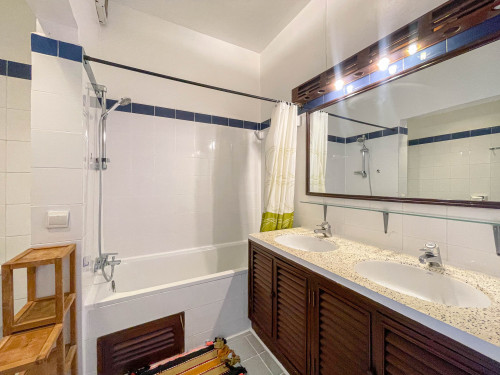 💁‍♂️ Garden 3 Bedrooms House for Rent in Tonle Bassac area