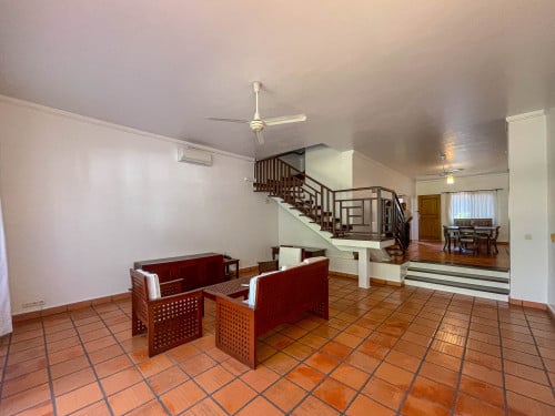 💁‍♂️ Garden 3 Bedrooms House for Rent in Tonle Bassac area