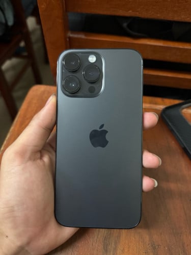 14Pro Max ស្ទើរតួរតិច Sim1+esim 485