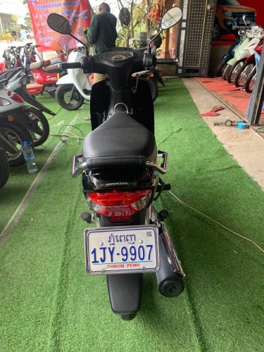 honda dream 023 សាណុំ​សុីន​ទាំង​អស់​ មាន​កាត​គ្រី​ត្រឹម​ត្រូវ​ 1650$ ទិញ​​ វ៉ៃ​ដូរ​ បង់​រំលស់​បាន​