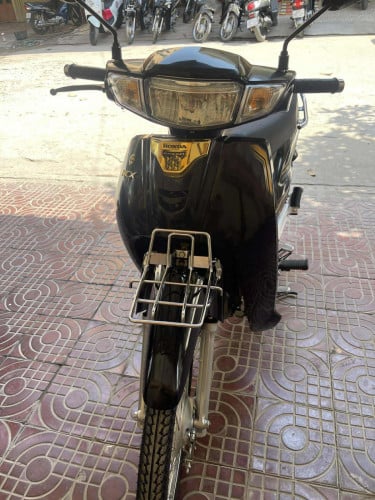 Honda Dream 024នៅស្អាតមានកាតគ្រីត្រឹមត្រូវលក់1750$