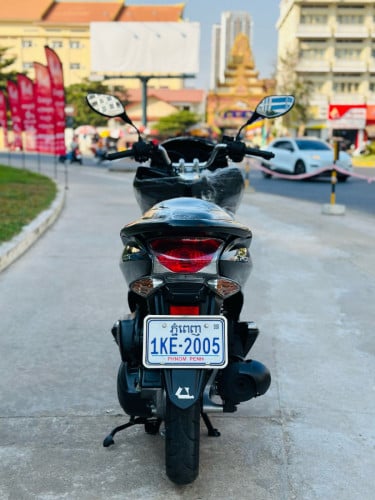 Honda PCX 012 ជប៉ុនសុទ្ធ125cc ម៉ាសុីនតាន់ហាប់នែនស្ងាត់ជិះស្រួលស្ទុះខ្លាំងមិនលាន់មិនហុយមានពន្ធកាតគ្រឺ