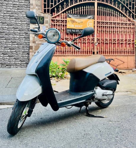 Honda today (50cc, year2005, 390$) have all documents