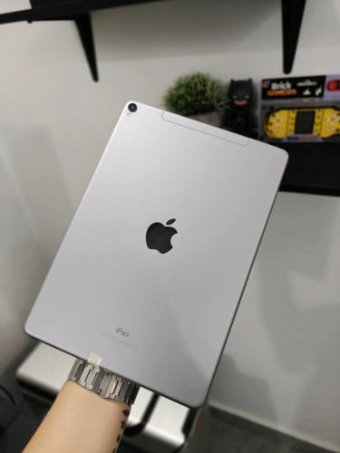 iPad Pro 10.5' 2017 64g Sim wifi No Fingers Print