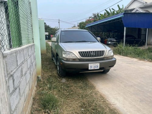 Lexus rx 300 ឆ្នាំ 99 ប៉ុង1
